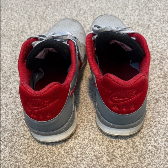 Nike Men's Sneakers in Gray with Red Accents - Picture 4 of 5